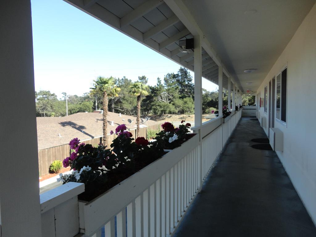 Fisherman'S Cove Inn Monterey Exterior photo