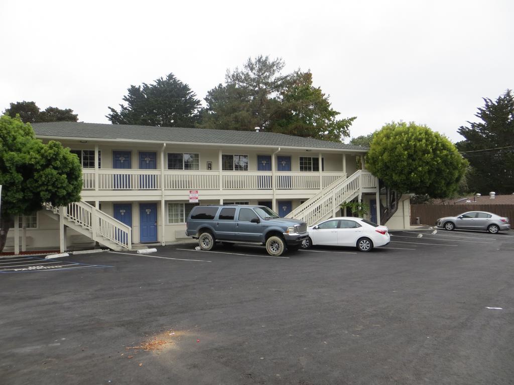 Fisherman'S Cove Inn Monterey Exterior photo