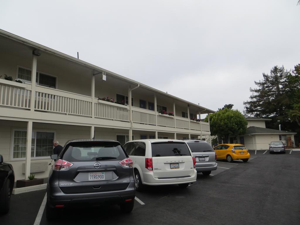 Fisherman'S Cove Inn Monterey Exterior photo